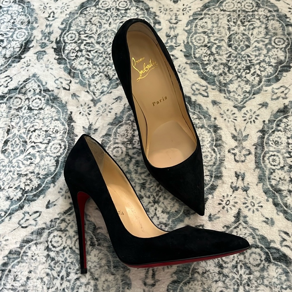 So Kate Christian Louboutin Suede Pumps